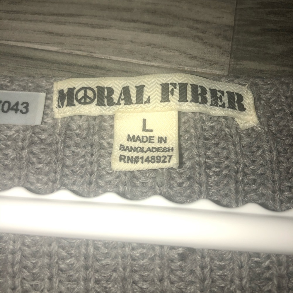 Sweater - Picture 3 of 6